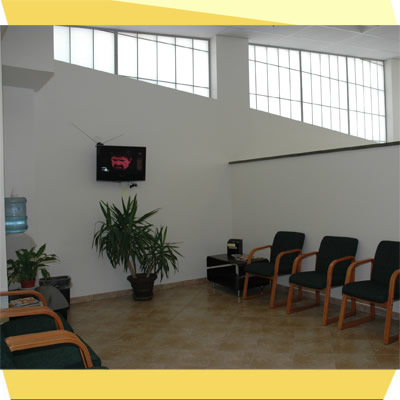 iptclinic Calexico Patient waiting area photo
